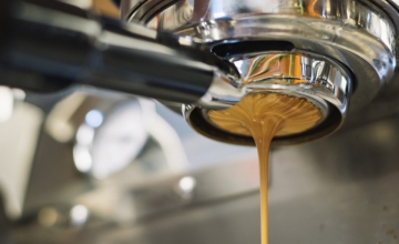 Why your shop needs a commercial coffee machine for customers