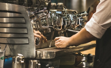 9 commercial coffee machine cleaning habits you should have
