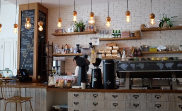Choosing the Best Commercial Coffee Machine for a Small Café