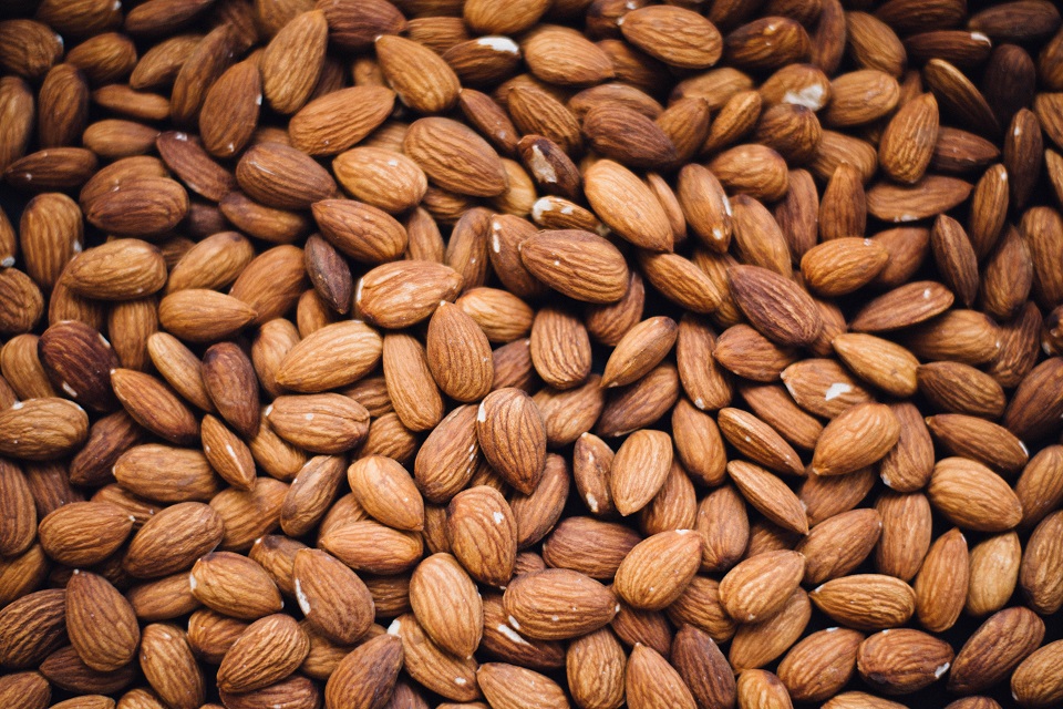 almond's used to make almond milk