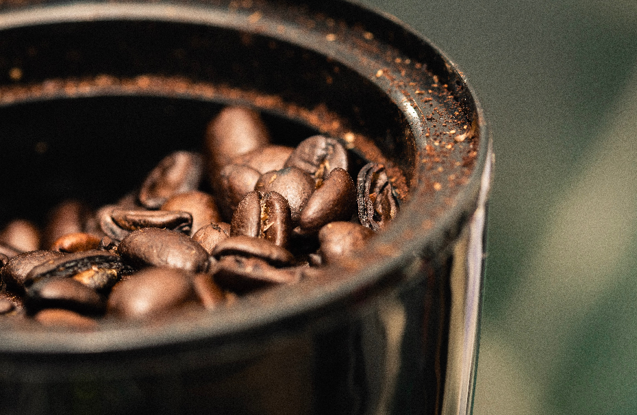 coffee grinder with coffee beans